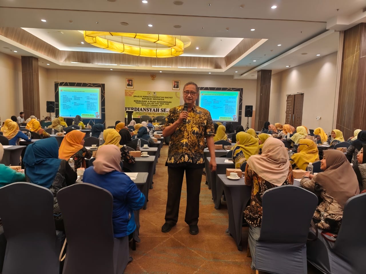 Anggota MPR RI Ferdiansyah, SE., MM., Perkuat Pemahaman & Pengamalan Nilai Kebangsaan dalam Kehidupan Bermasyarakat di Garut whatsapp image 2025 11 08 at 08.47.13